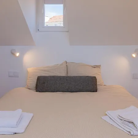 Apartmán Bright Duplex With Stunning Bridge Views In The History Area