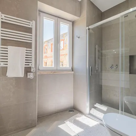 Bright Duplex With Stunning Bridge Views In The History Area Apartmán