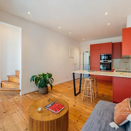 Elegant & Renovated 2 Bedrooms Duplex In The Historic Area